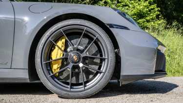 Porsche 911 Carrera GTS T-Hybrid